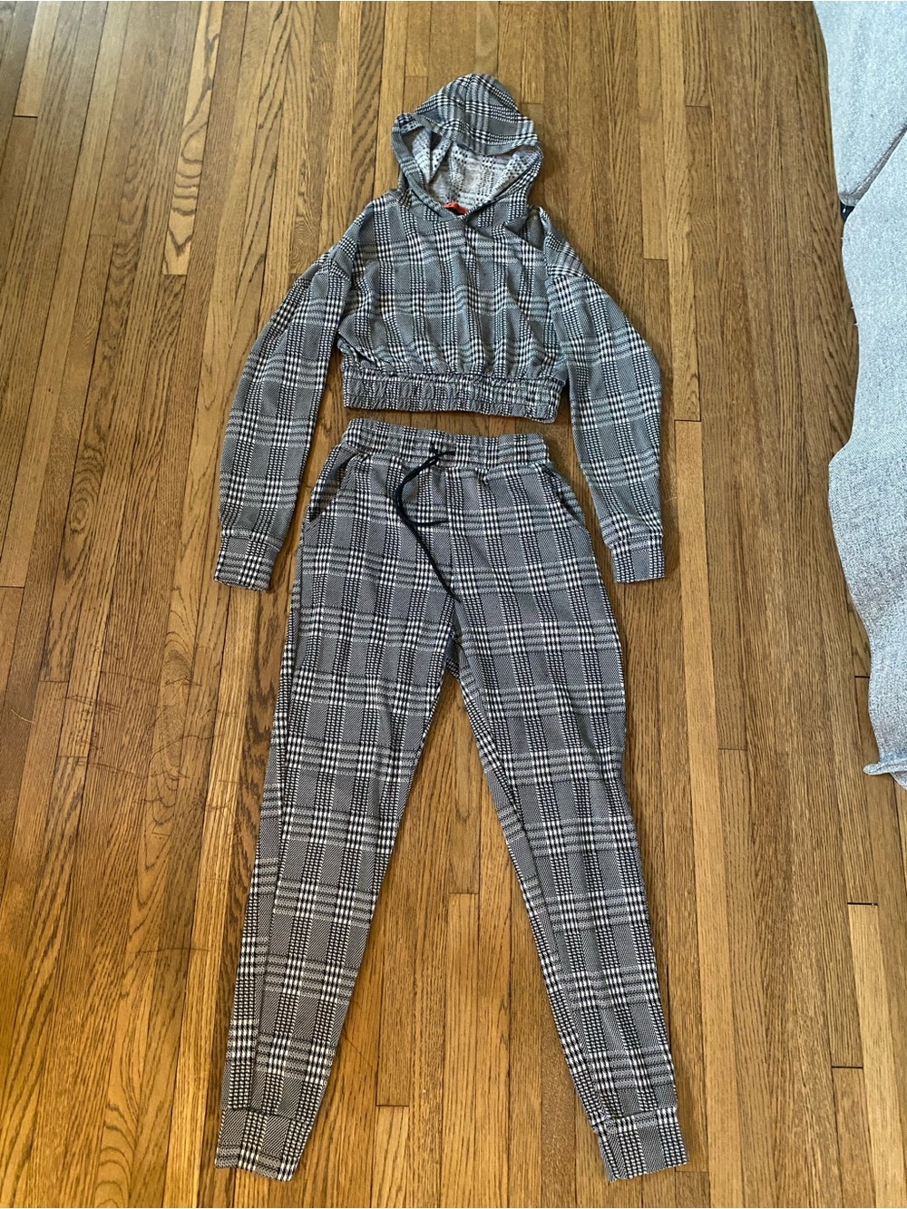 Roma Gray Plaid Cropped Hoodie Jogger Set